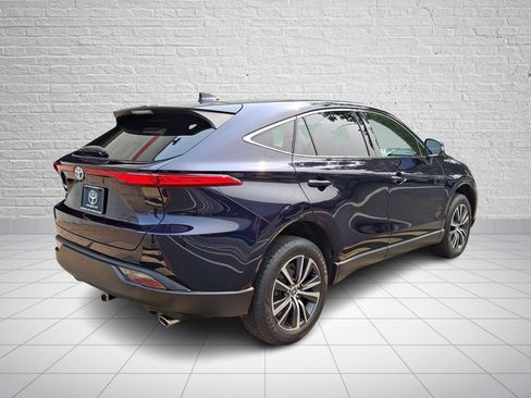 Used 2023 Toyota Venza LE AWD/4WD image 6