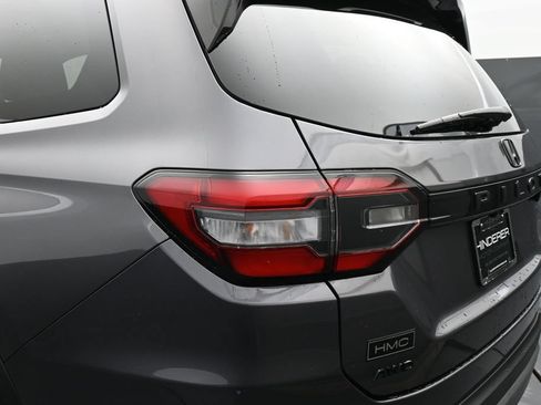 Certified 2025 Honda Pilot Touring image 45