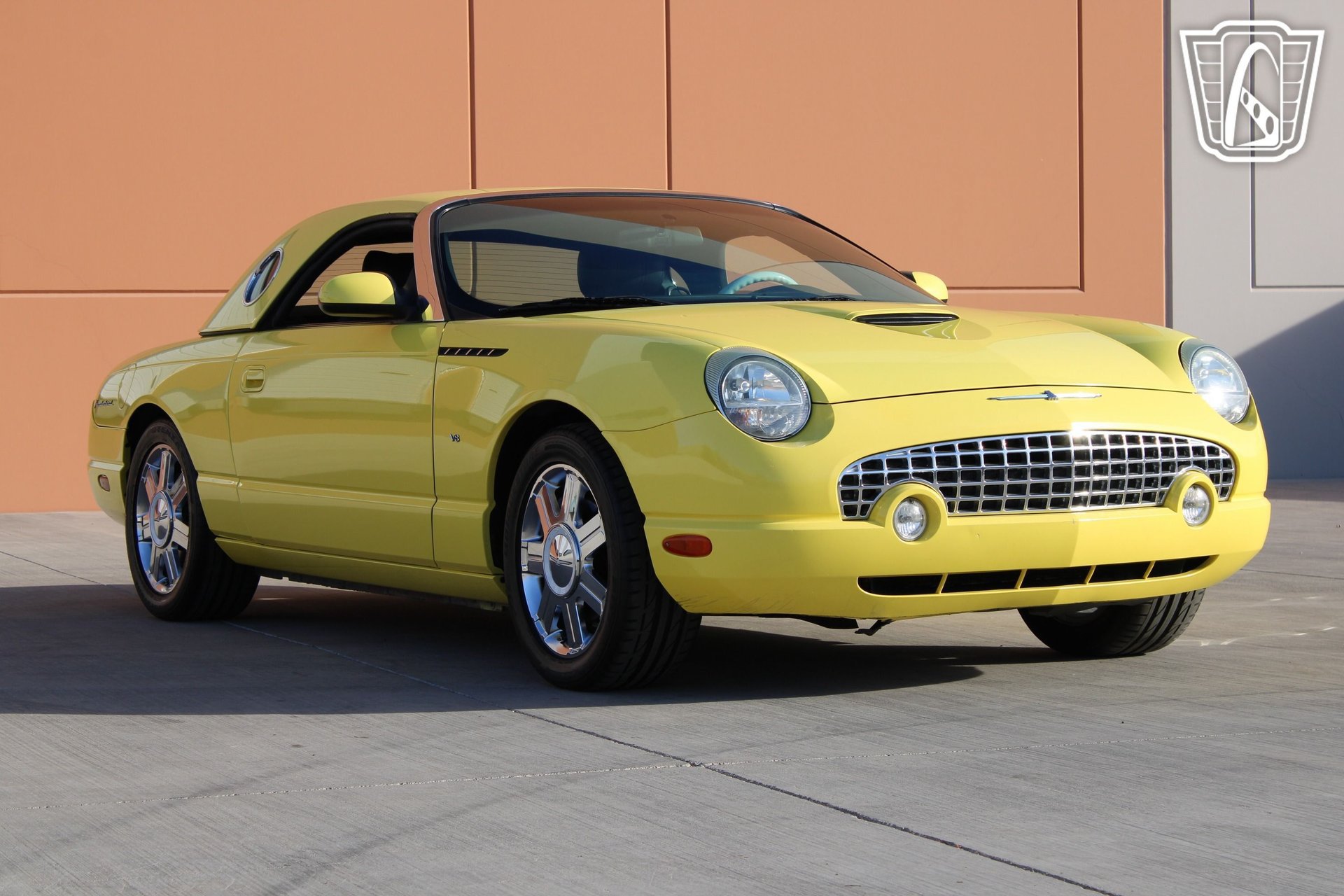 Used 2004 Ford Thunderbird RWD image 4