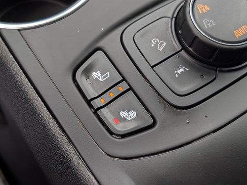 Used 2024 GMC Terrain SLT image 4