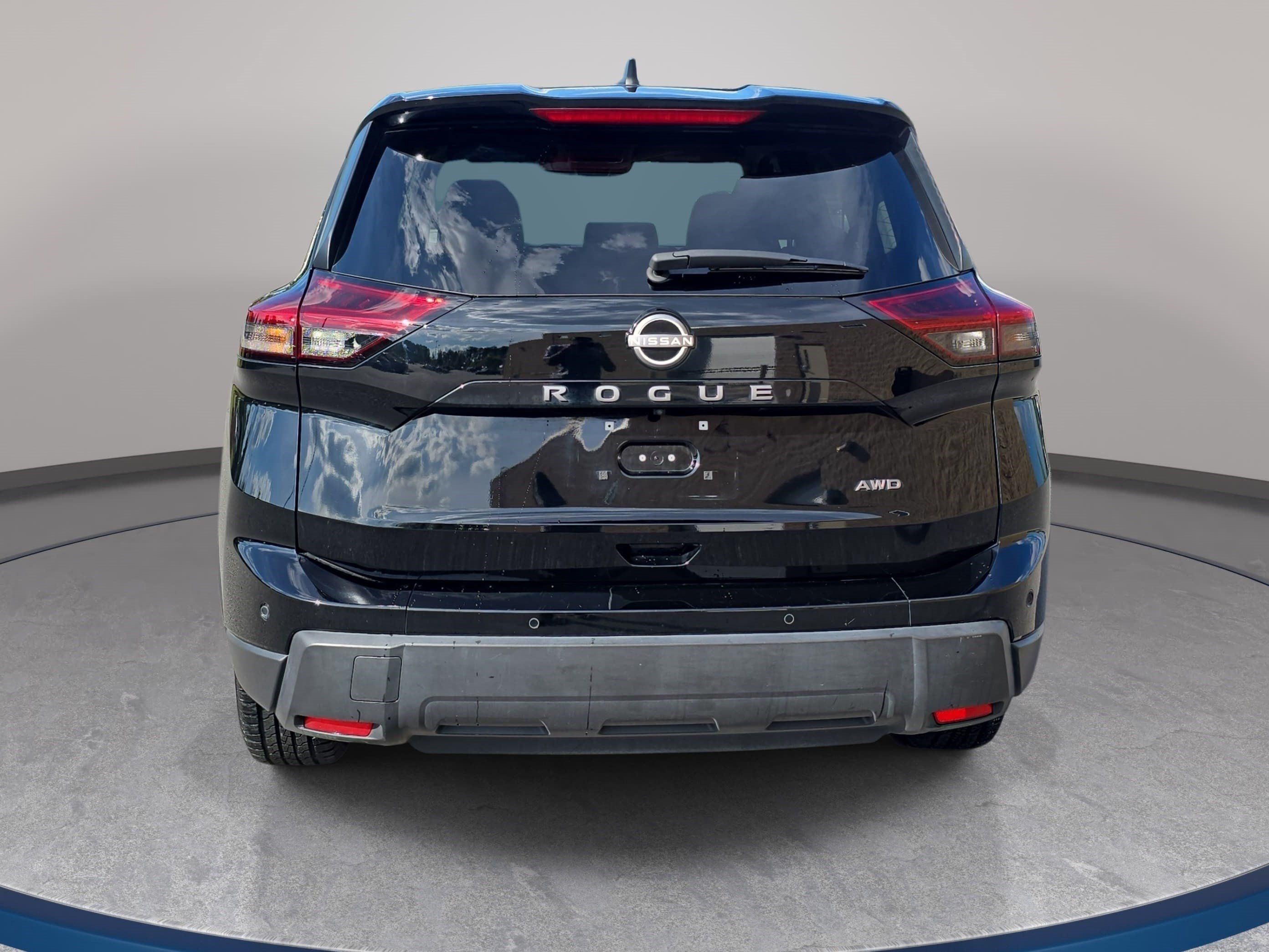 Used 2025 Nissan Rogue S AWD/4WD image 6