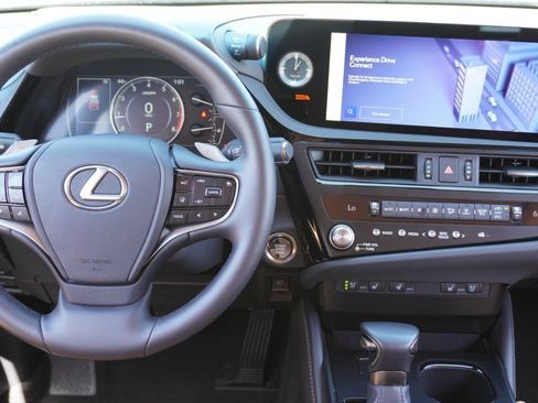 Certified 2025 Lexus ES 350 w/ Premium Package image 29