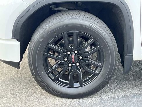 Used 2021 GMC Sierra 1500 Elevation w/ LPO, Elevation Black Package AWD/4WD image 11