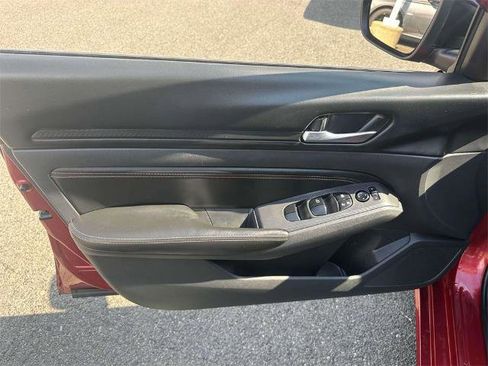 Certified 2022 Nissan Altima 2.5 SR image 16