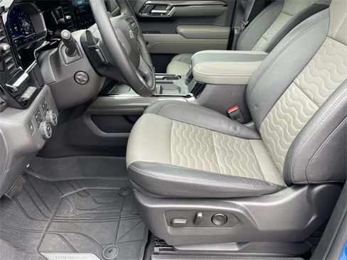 Used 2023 Chevrolet Silverado 1500 ZR2 w/ Technology Package image 7