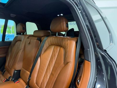 Used 2019 BMW X7 xDrive50i w/ Dynamic Handling Package image 25