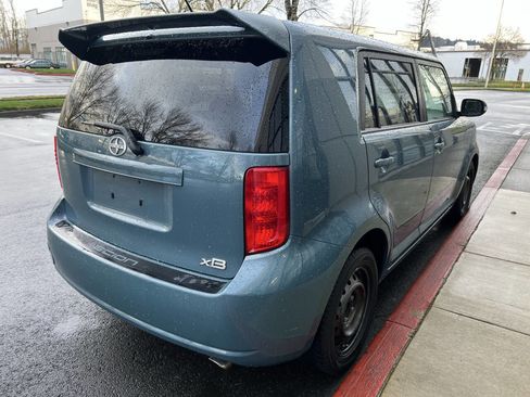 Used 2010 Scion xB image 3