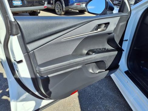 Used 2025 Toyota Camry SE FWD image 12