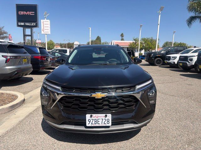 Used 2026 Chevrolet Trax LT FWD image 3