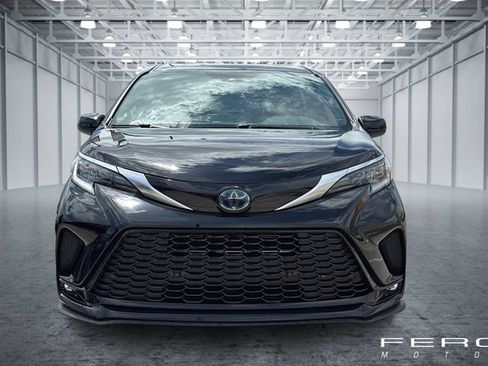 Used 2021 Toyota Sienna XSE w/ XSE Plus Package FWD image 8