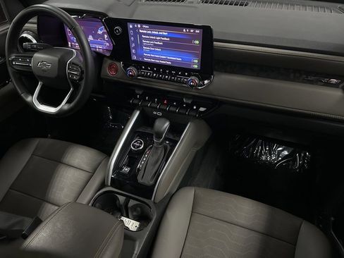 Used 2024 Chevrolet Colorado ZR2 w/ ZR2 Convenience Package III image 12