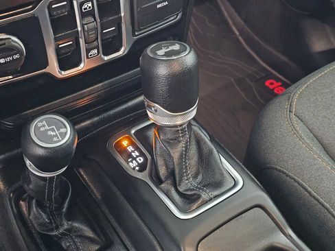 Used 2024 Jeep Wrangler Sport S image 31