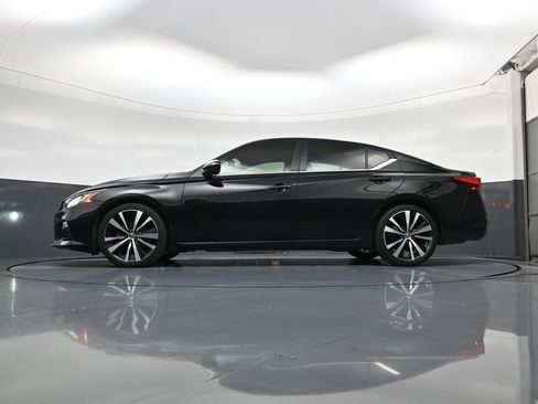 Used 2022 Nissan Altima 2.5 SR FWD image 19