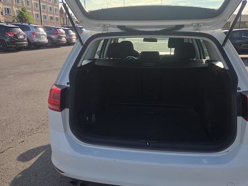 Used 2016 Volkswagen Golf S FWD image 11