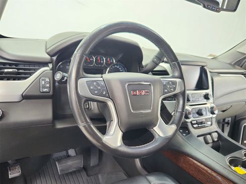 Used 2019 GMC Yukon XL SLT w/ Open Road Package image 18