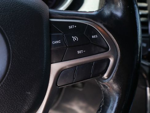 Used 2021 Jeep Grand Cherokee Laredo X RWD image 25