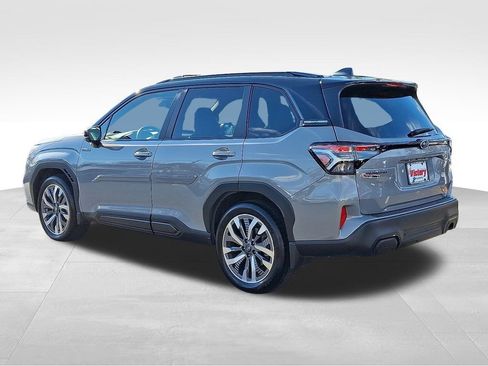 Used 2025 Subaru Forester Touring image 4