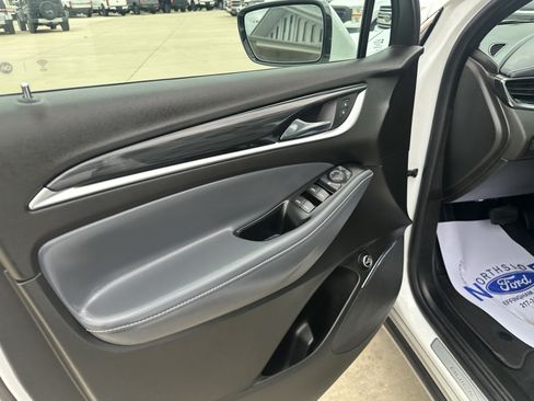 Used 2024 Buick Enclave Essence FWD image 12