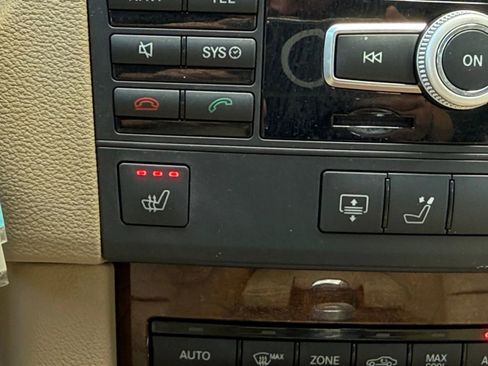 Used 2012 Mercedes-Benz E 350 4MATIC Sedan image 21