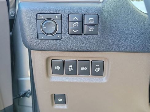 Used 2023 Lexus GX 460 Luxury image 23