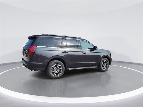 New 2025 Ford Expedition Active image 9