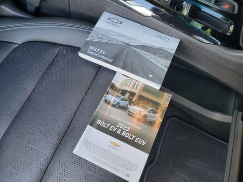 Certified 2023 Chevrolet Bolt LT w/ Infotainment Package image 48