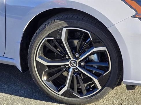 New 2025 Nissan Altima 2.5 SR w/ SR Premium Package image 27