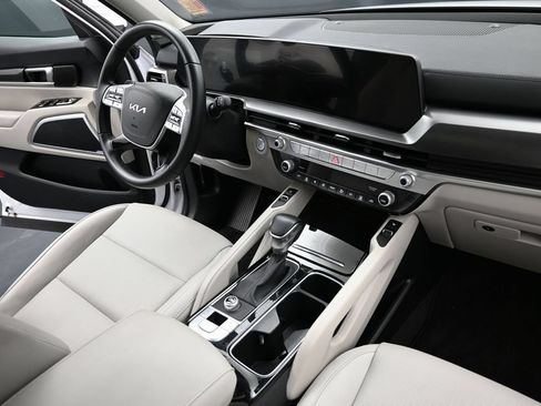 Used 2025 Kia Telluride S FWD image 28
