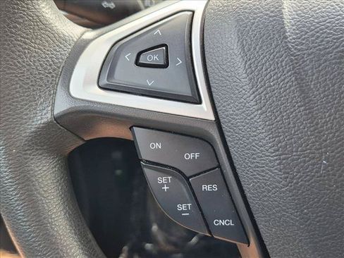 Used 2016 Ford Fusion SE FWD image 17