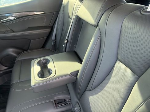 Used 2023 Buick Envision Essence FWD image 18