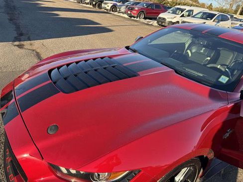 Used 2020 Ford Mustang Shelby GT500 w/ Technology Package RWD image 29