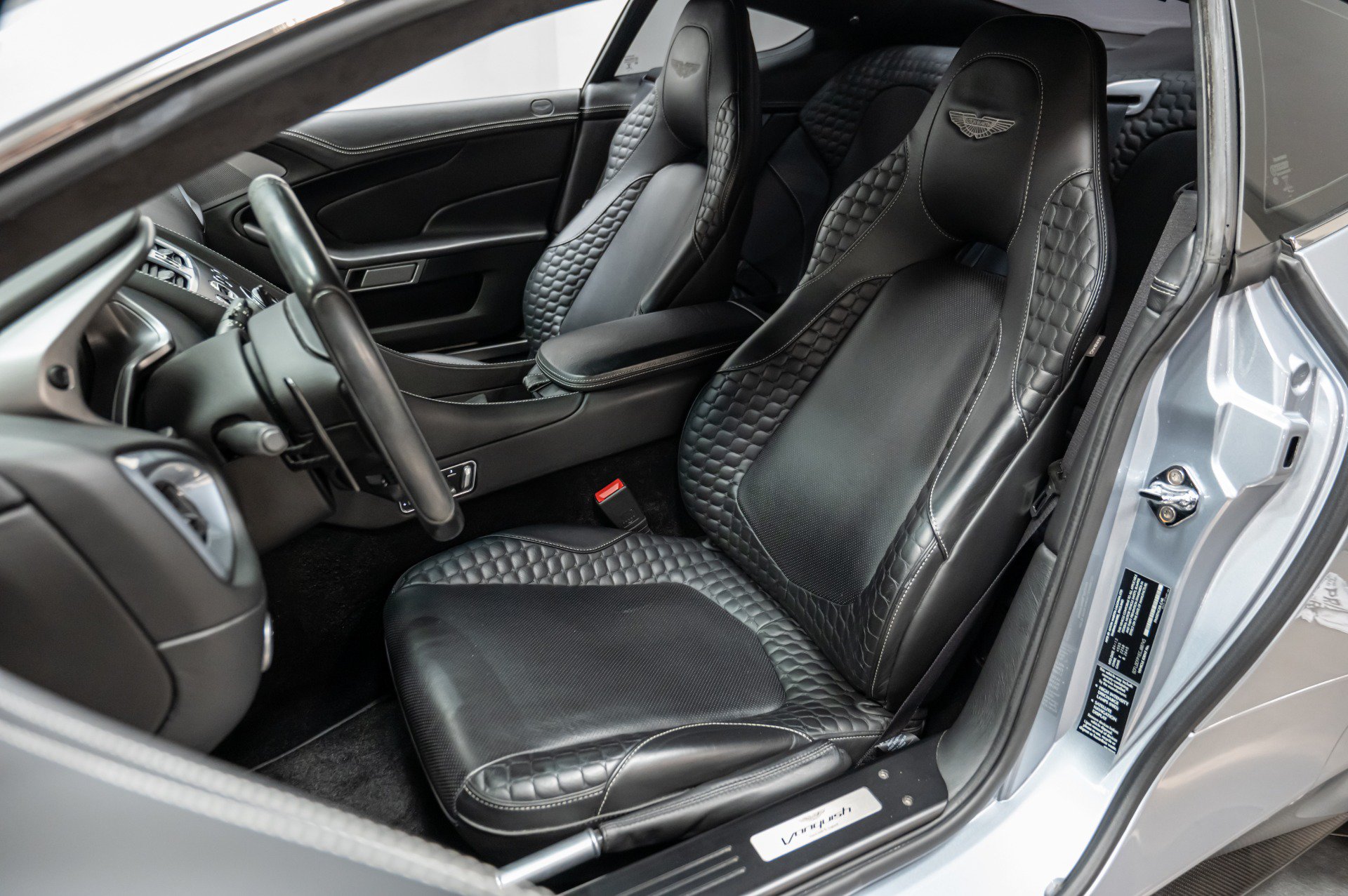 Used 2014 Aston Martin Vanquish Coupe RWD image 4
