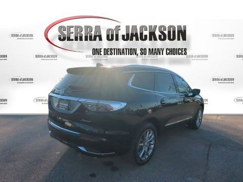 Used 2024 Buick Enclave Avenir w/ Avenir Technology Package image 9