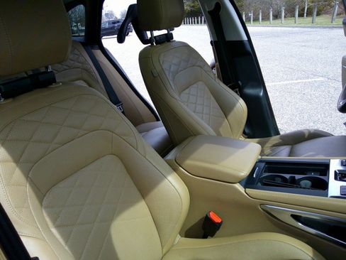 Used 2023 Jaguar F-PACE S image 47