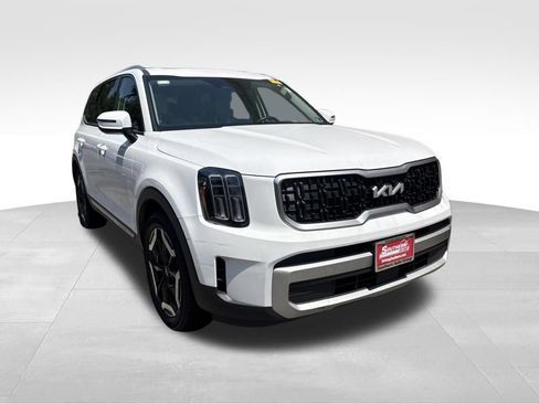 Certified 2024 Kia Telluride EX w/ EX Captain's Chair Package AWD/4WD image 4