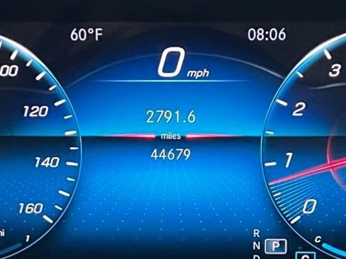 Used 2022 Mercedes-Benz GLB 250 image 35
