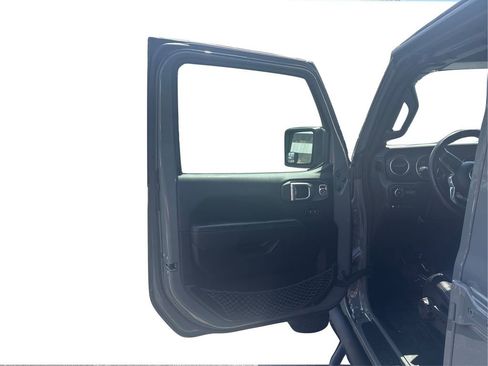 Used 2021 Jeep Wrangler Unlimited Rubicon 4xe w/ Cold Weather Group AWD/4WD image 19