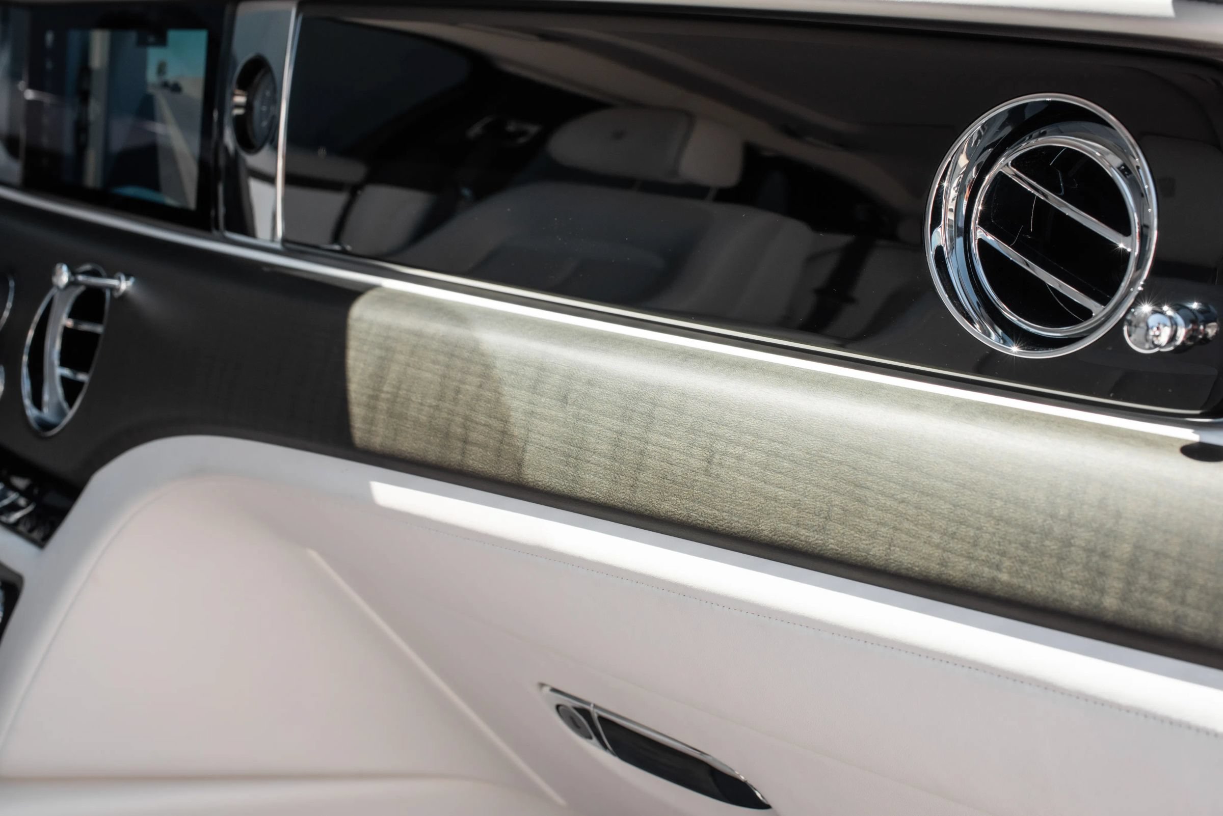 Used 2021 Rolls-Royce Ghost AWD/4WD image 25