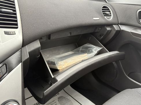 Used 2016 Chevrolet Cruze LT image 44