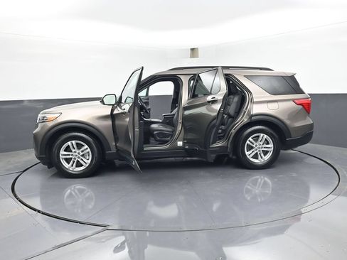 Used 2021 Ford Explorer XLT RWD image 49