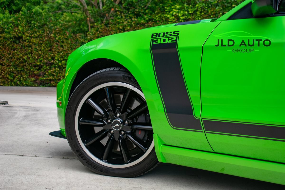 Used 2013 Ford Mustang Boss 302 w/ Boss 302 Accessory Pkg RWD image 40