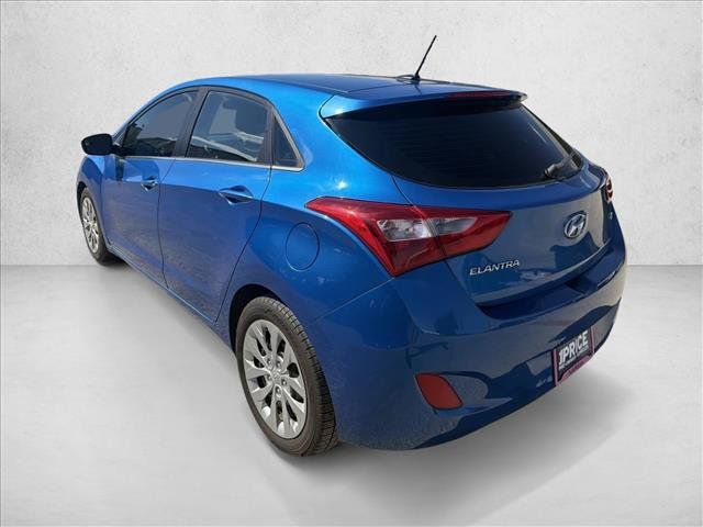 Used 2017 Hyundai Elantra GT FWD image 3