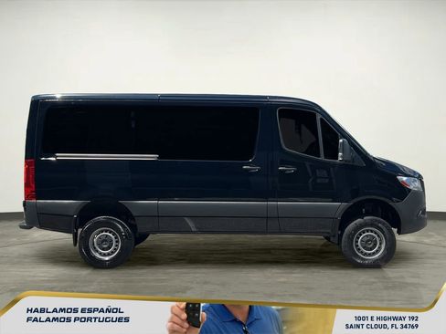 Used 2024 Mercedes-Benz Sprinter 2500 image 7