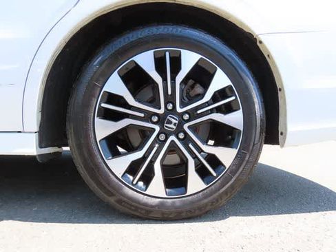 Used 2025 Honda Odyssey Elite image 9