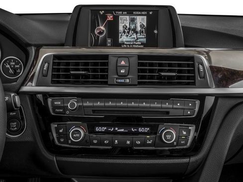 Used 2017 BMW 320i Sedan image 10