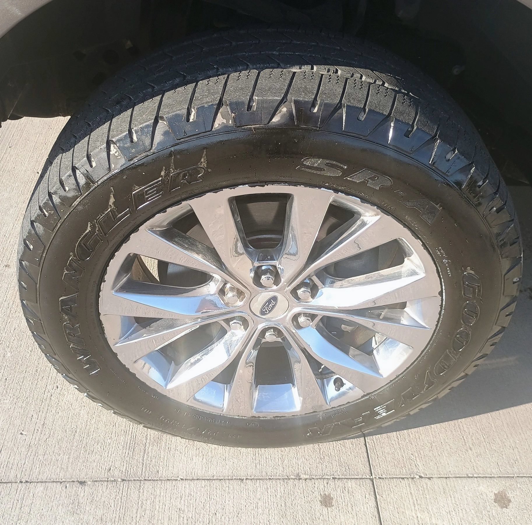 Used 2015 Ford F150 Lariat w/ Equipment Group 502A Luxury AWD/4WD image 30