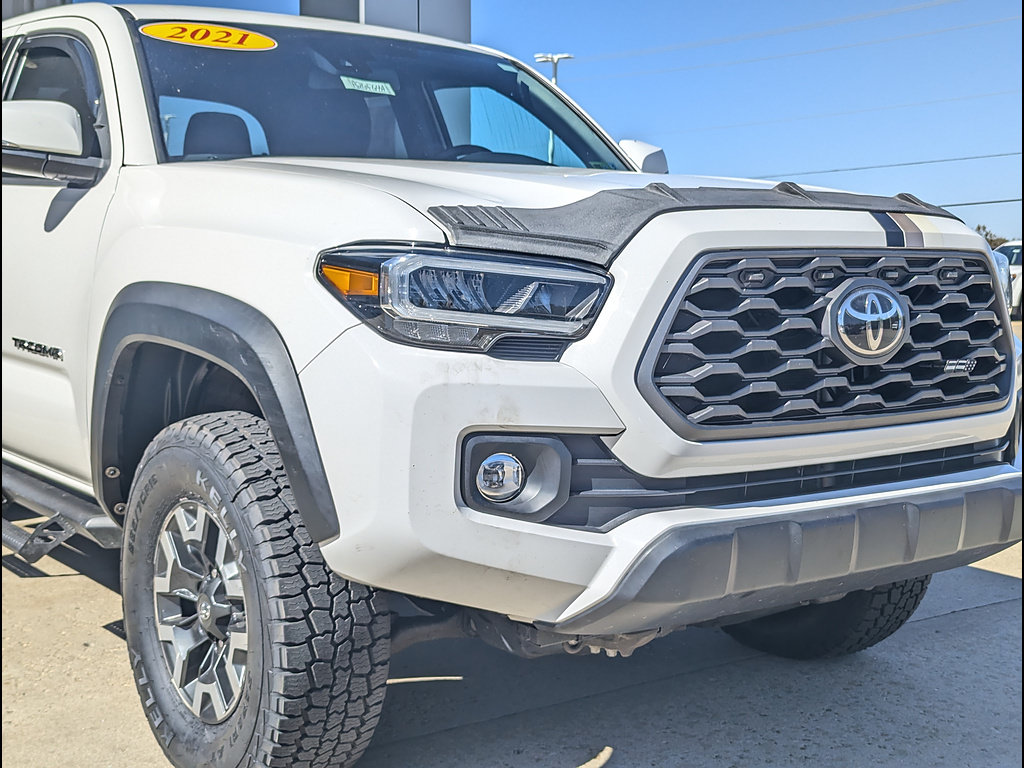 Used 2021 Toyota Tacoma TRD Off-Road AWD/4WD image 12