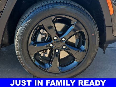New 2026 Jeep Grand Cherokee L Limited w/ Limited Altitude Package AWD/4WD image 41