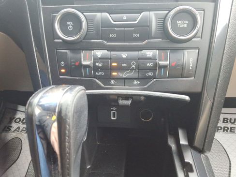 Used 2017 Ford Explorer XLT w/ Equipment Group 202A image 17