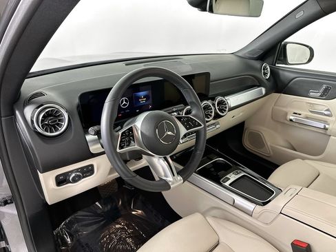 Used 2026 Mercedes-Benz GLB 250 image 9
